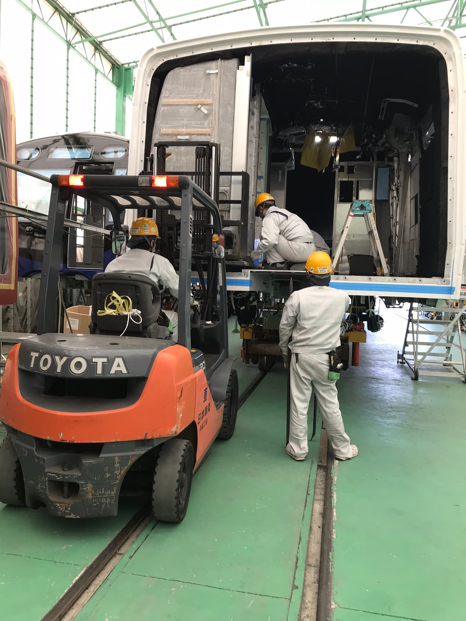 車両内装加工員 - 画像3