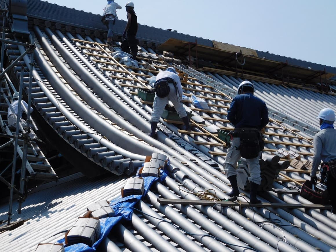 屋根を創る仕事ルーファー職(屋根葺き職人)。美しい日本の景観を築く仕事(長久手) - 画像3